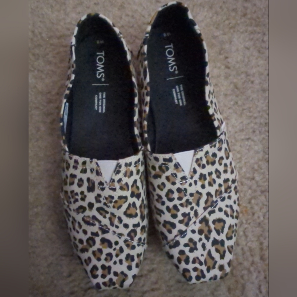Toms Cheetah Loafers Flats Slide-on Size 8